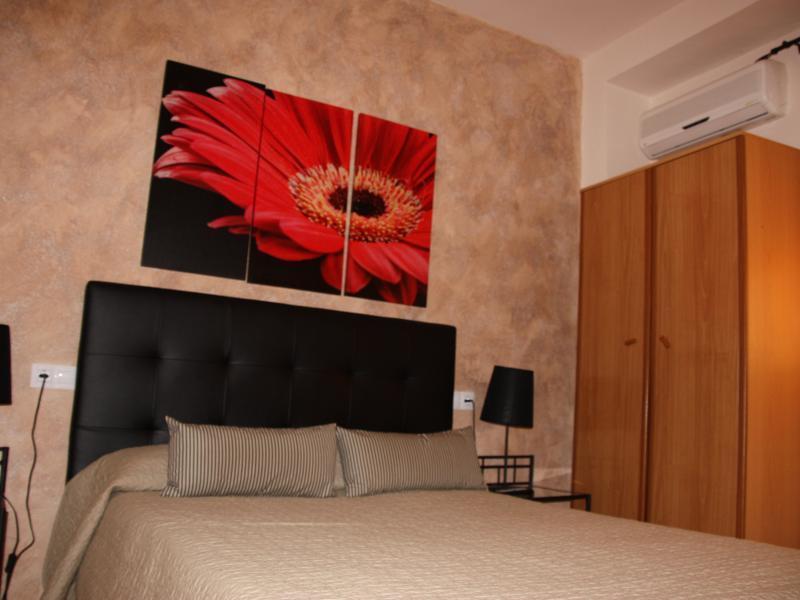 Hostal Rte. Elena Fuentes de Ebro Habitación foto