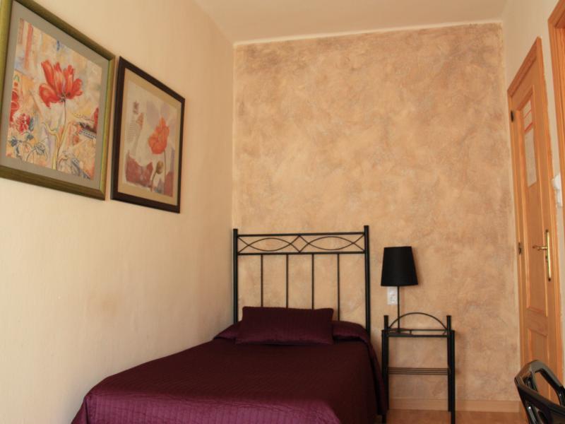 Hostal Rte. Elena Fuentes de Ebro Habitación foto
