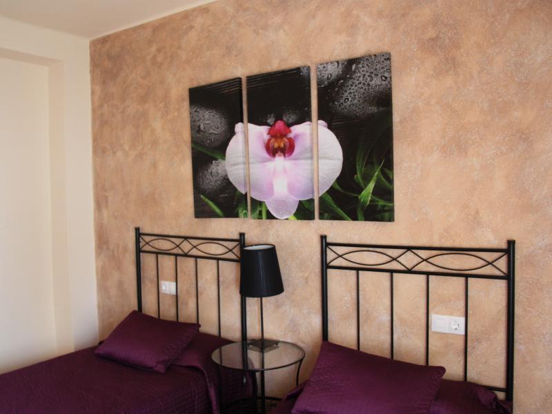 Hostal Rte. Elena Fuentes de Ebro Habitación foto